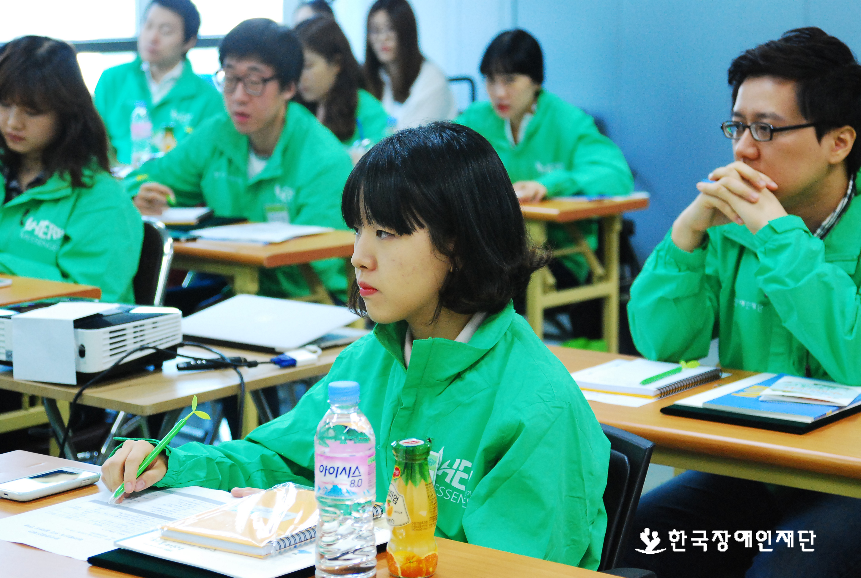 열심히 강의를 듣는 허브메신저 9기